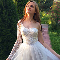 Фото: Ассиметричное платье на корсете Дарьи Шкундиной